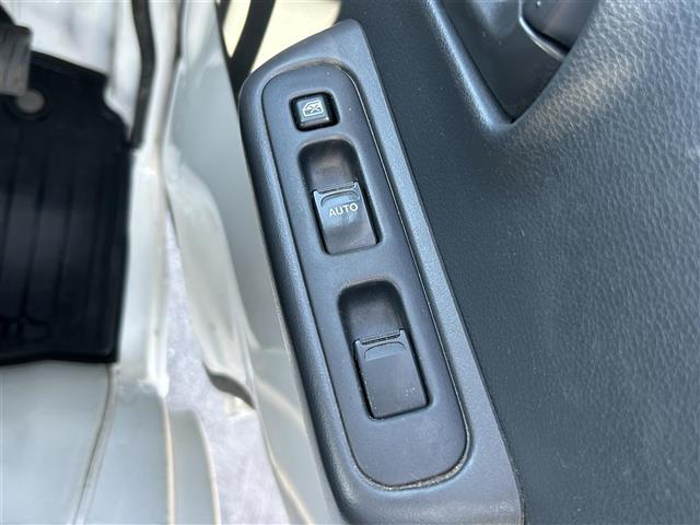 キャリイトラック ＫＸ　ワンオーナー　保証書　取扱説明書　記録簿　リモコンキー　衝突軽減ブレーキ　ヘッドライトレベライザー　フォグライト　ドアバイザー　４ＷＤ　パワーウィンドウ　ＭＴ車（18枚目）