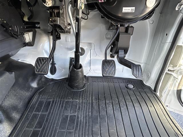 キャリイトラック ＫＸ　ワンオーナー　保証書　取扱説明書　記録簿　リモコンキー　衝突軽減ブレーキ　ヘッドライトレベライザー　フォグライト　ドアバイザー　４ＷＤ　パワーウィンドウ　ＭＴ車（31枚目）