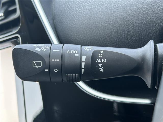 プリウス Aツーリングセレクション ☆禁煙車☆純正SDナビ☆バックカメラ☆衝突被害軽減ブレーキ☆パーキングアシスト☆レーダークルーズコントロール☆ブラインドスポットモニター☆シートヒーター☆ETC☆社外エアロ(12枚目)