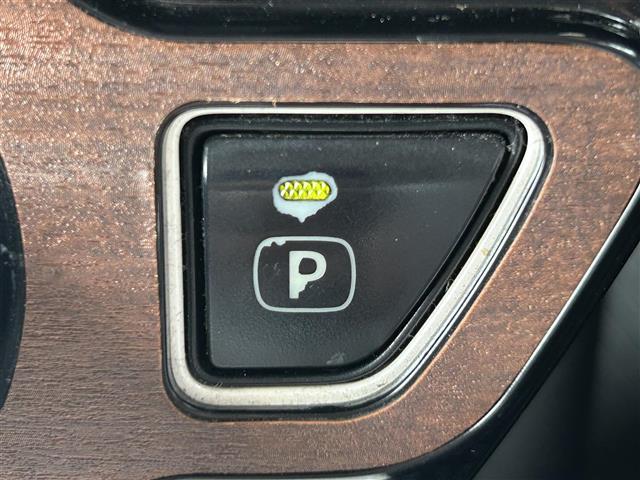 プリウス Aツーリングセレクション ☆禁煙車☆純正SDナビ☆バックカメラ☆衝突被害軽減ブレーキ☆パーキングアシスト☆レーダークルーズコントロール☆ブラインドスポットモニター☆シートヒーター☆ETC☆社外エアロ(17枚目)