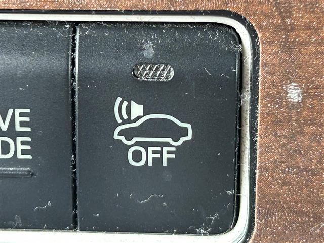 プリウス Aツーリングセレクション ☆禁煙車☆純正SDナビ☆バックカメラ☆衝突被害軽減ブレーキ☆パーキングアシスト☆レーダークルーズコントロール☆ブラインドスポットモニター☆シートヒーター☆ETC☆社外エアロ(19枚目)