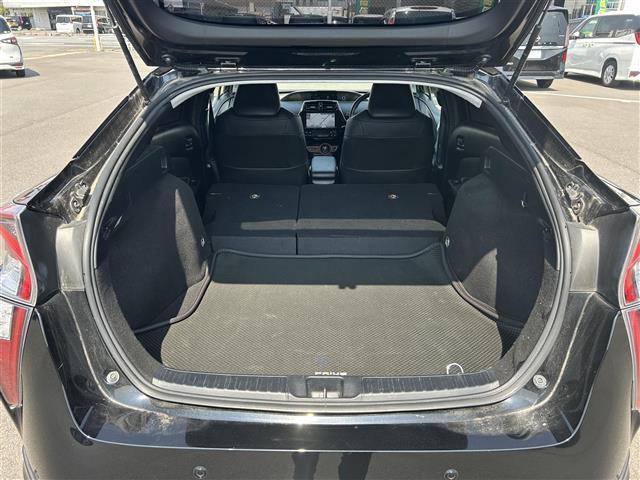 プリウス Aツーリングセレクション ☆禁煙車☆純正SDナビ☆バックカメラ☆衝突被害軽減ブレーキ☆パーキングアシスト☆レーダークルーズコントロール☆ブラインドスポットモニター☆シートヒーター☆ETC☆社外エアロ(24枚目)