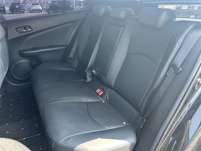 プリウス Aツーリングセレクション ☆禁煙車☆純正SDナビ☆バックカメラ☆衝突被害軽減ブレーキ☆パーキングアシスト☆レーダークルーズコントロール☆ブラインドスポットモニター☆シートヒーター☆ETC☆社外エアロ(26枚目)