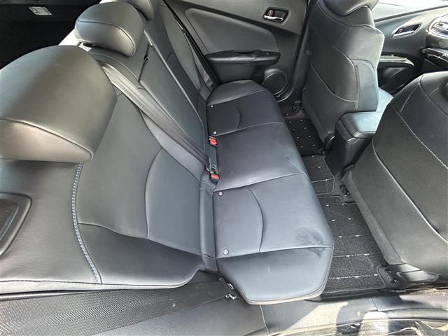 プリウス Aツーリングセレクション ☆禁煙車☆純正SDナビ☆バックカメラ☆衝突被害軽減ブレーキ☆パーキングアシスト☆レーダークルーズコントロール☆ブラインドスポットモニター☆シートヒーター☆ETC☆社外エアロ(30枚目)
