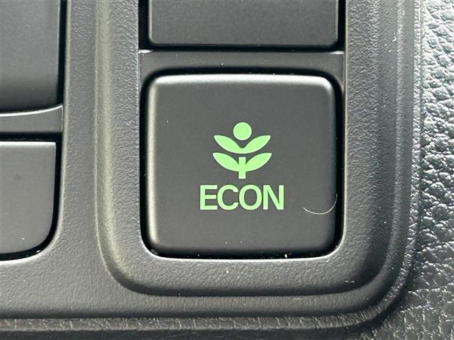 N-BOXカスタム L 純正ナビ 両側パワスラ バックカメラ 前後ドラレコ クリアランスソナー 衝突軽減 横滑り防止装置 レーダークルコン レーンキープアシスト オートライト アイドリングストップ 純正AW 純正フロアマット(7枚目)