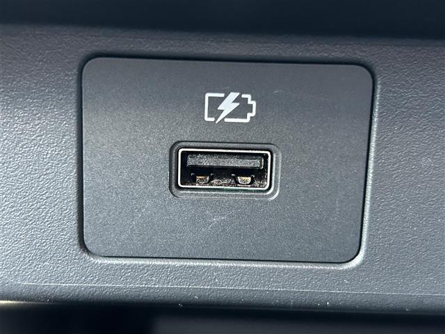 ノート X 純正ナビ 全方位カメラ ビルトインETC デジタルインナーミラー セーフティ・シールドスイッチ 電動パーキングブレーキ ブレーキホールド エマージェンシーブレーキ LEDライト 純正フロアマット(13枚目)