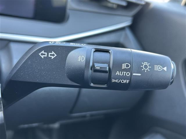 ノート X 純正ナビ 全方位カメラ ビルトインETC デジタルインナーミラー セーフティ・シールドスイッチ 電動パーキングブレーキ ブレーキホールド エマージェンシーブレーキ LEDライト 純正フロアマット(17枚目)