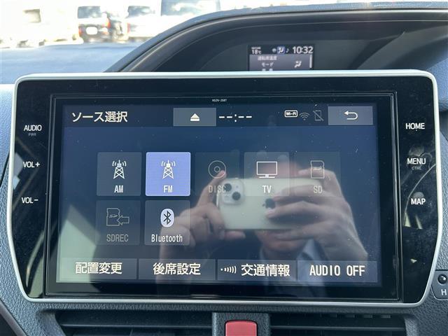 エスクァイア Ｇｉ　プレミアムパッケージ　ワンオーナー　純正１０型ナビ　純正１２．１インチフリップダウンモニター　バックカメラ　両側パワスラ　ドラレコ　ＥＴＣ　トヨタセーフティセンス　クルーズコントロール　シートヒーター　ステアリングヒーター（3枚目）