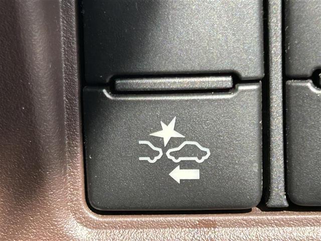 エスクァイア Ｇｉ　プレミアムパッケージ　ワンオーナー　純正１０型ナビ　純正１２．１インチフリップダウンモニター　バックカメラ　両側パワスラ　ドラレコ　ＥＴＣ　トヨタセーフティセンス　クルーズコントロール　シートヒーター　ステアリングヒーター（10枚目）