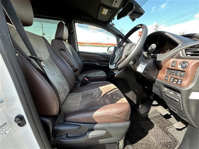 エスクァイア Ｇｉ　プレミアムパッケージ　ワンオーナー　純正１０型ナビ　純正１２．１インチフリップダウンモニター　バックカメラ　両側パワスラ　ドラレコ　ＥＴＣ　トヨタセーフティセンス　クルーズコントロール　シートヒーター　ステアリングヒーター（24枚目）