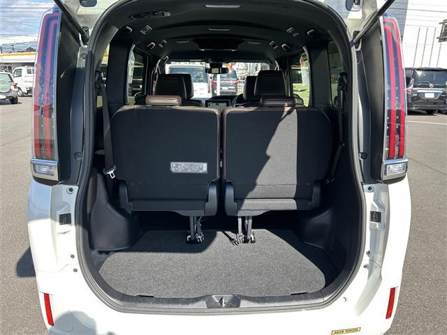 エスクァイア Ｇｉ　プレミアムパッケージ　ワンオーナー　純正１０型ナビ　純正１２．１インチフリップダウンモニター　バックカメラ　両側パワスラ　ドラレコ　ＥＴＣ　トヨタセーフティセンス　クルーズコントロール　シートヒーター　ステアリングヒーター（28枚目）