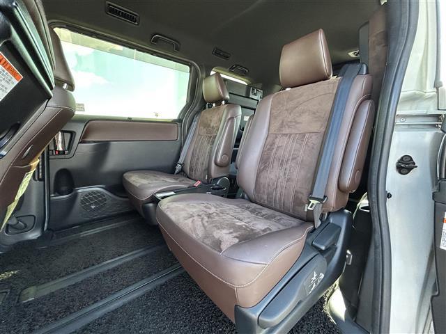 エスクァイア Ｇｉ　プレミアムパッケージ　ワンオーナー　純正１０型ナビ　純正１２．１インチフリップダウンモニター　バックカメラ　両側パワスラ　ドラレコ　ＥＴＣ　トヨタセーフティセンス　クルーズコントロール　シートヒーター　ステアリングヒーター（30枚目）