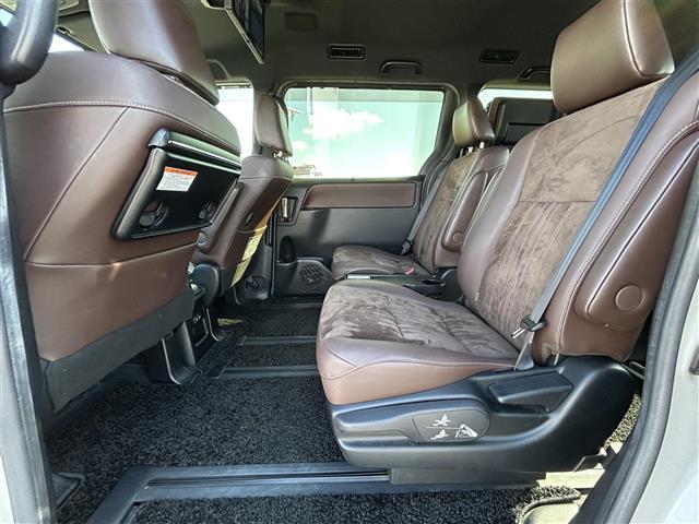 エスクァイア Ｇｉ　プレミアムパッケージ　ワンオーナー　純正１０型ナビ　純正１２．１インチフリップダウンモニター　バックカメラ　両側パワスラ　ドラレコ　ＥＴＣ　トヨタセーフティセンス　クルーズコントロール　シートヒーター　ステアリングヒーター（31枚目）