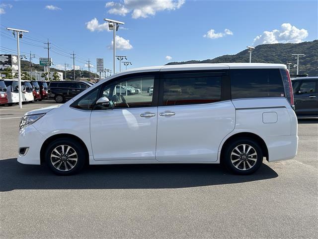 エスクァイア Ｇｉ　プレミアムパッケージ　ワンオーナー　純正１０型ナビ　純正１２．１インチフリップダウンモニター　バックカメラ　両側パワスラ　ドラレコ　ＥＴＣ　トヨタセーフティセンス　クルーズコントロール　シートヒーター　ステアリングヒーター（36枚目）