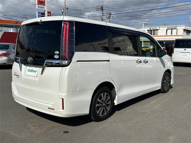 エスクァイア Ｇｉ　プレミアムパッケージ　ワンオーナー　純正１０型ナビ　純正１２．１インチフリップダウンモニター　バックカメラ　両側パワスラ　ドラレコ　ＥＴＣ　トヨタセーフティセンス　クルーズコントロール　シートヒーター　ステアリングヒーター（39枚目）