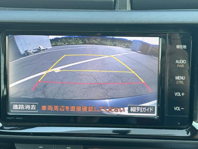 アクア G 純正ナビ バックカメラ ビルトインETC クルーズコントロール 横滑り防止装置 D/N席シートヒーター プッシュスタート スマートキー 純正フロアマット 電動格納ミラー(6枚目)