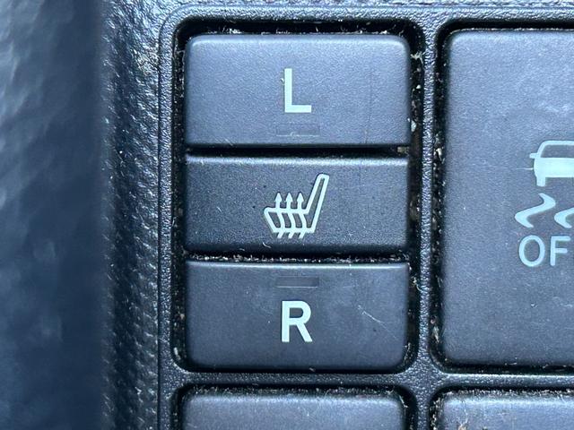 アクア G 純正ナビ バックカメラ ビルトインETC クルーズコントロール 横滑り防止装置 D/N席シートヒーター プッシュスタート スマートキー 純正フロアマット 電動格納ミラー(11枚目)