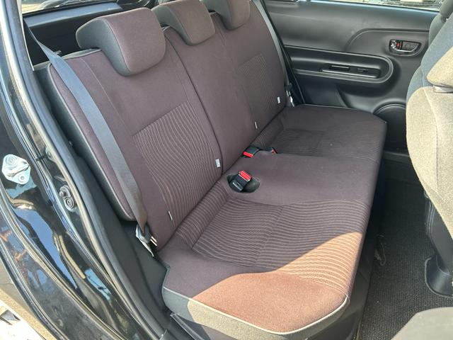 アクア G 純正ナビ バックカメラ ビルトインETC クルーズコントロール 横滑り防止装置 D/N席シートヒーター プッシュスタート スマートキー 純正フロアマット 電動格納ミラー(44枚目)