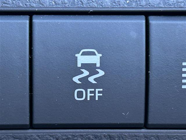 カムリ G ワンオーナー 禁煙車 純正9インチナビ バックカメラ BSM フルセグTV Bluetooth ETC2.0 パワーシート 衝突軽減 レーンアシスト レーダクルコン LEDライト 取説 保証書(5枚目)