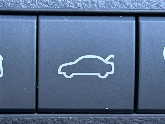 カムリ G ワンオーナー 禁煙車 純正9インチナビ バックカメラ BSM フルセグTV Bluetooth ETC2.0 パワーシート 衝突軽減 レーンアシスト レーダクルコン LEDライト 取説 保証書(6枚目)