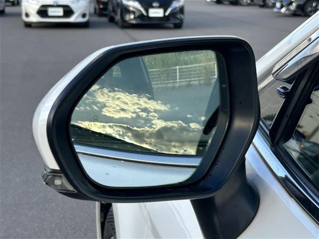 カムリ G ワンオーナー 禁煙車 純正9インチナビ バックカメラ BSM フルセグTV Bluetooth ETC2.0 パワーシート 衝突軽減 レーンアシスト レーダクルコン LEDライト 取説 保証書(12枚目)