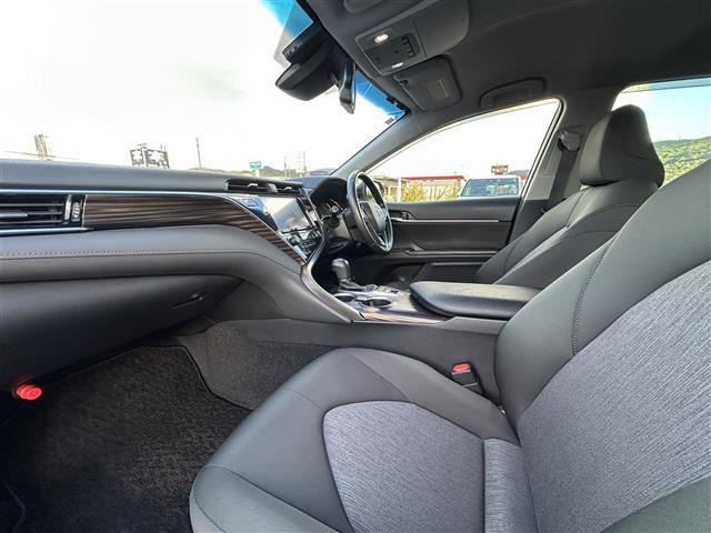 カムリ G ワンオーナー 禁煙車 純正9インチナビ バックカメラ BSM フルセグTV Bluetooth ETC2.0 パワーシート 衝突軽減 レーンアシスト レーダクルコン LEDライト 取説 保証書(28枚目)