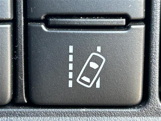 ヴォクシー ZS 煌II 純正10インチナビ バックカメラ 両側パワスラ ETC ドラレコ トヨタセーフティセンス クルーズコントロール 衝突軽減 オートマチックハイビーム 純正16インチAW USB入力端子 社外フロアマット(8枚目)