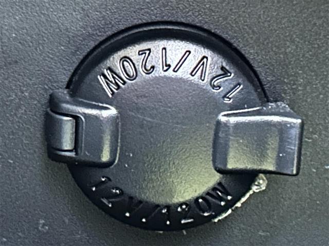 ヴォクシー ZS 煌II 純正10インチナビ バックカメラ 両側パワスラ ETC ドラレコ トヨタセーフティセンス クルーズコントロール 衝突軽減 オートマチックハイビーム 純正16インチAW USB入力端子 社外フロアマット(13枚目)