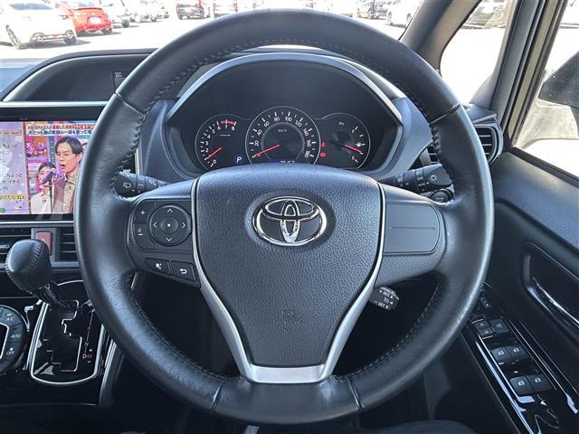 ヴォクシー ZS 煌II 純正10インチナビ バックカメラ 両側パワスラ ETC ドラレコ トヨタセーフティセンス クルーズコントロール 衝突軽減 オートマチックハイビーム 純正16インチAW USB入力端子 社外フロアマット(14枚目)