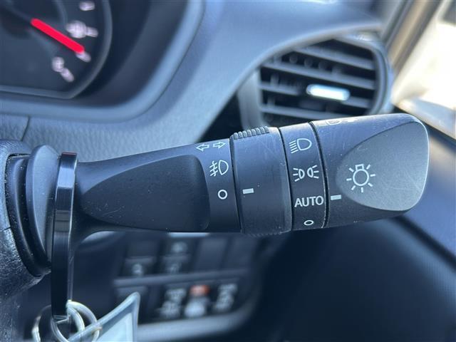 ヴォクシー ZS 煌II 純正10インチナビ バックカメラ 両側パワスラ ETC ドラレコ トヨタセーフティセンス クルーズコントロール 衝突軽減 オートマチックハイビーム 純正16インチAW USB入力端子 社外フロアマット(16枚目)
