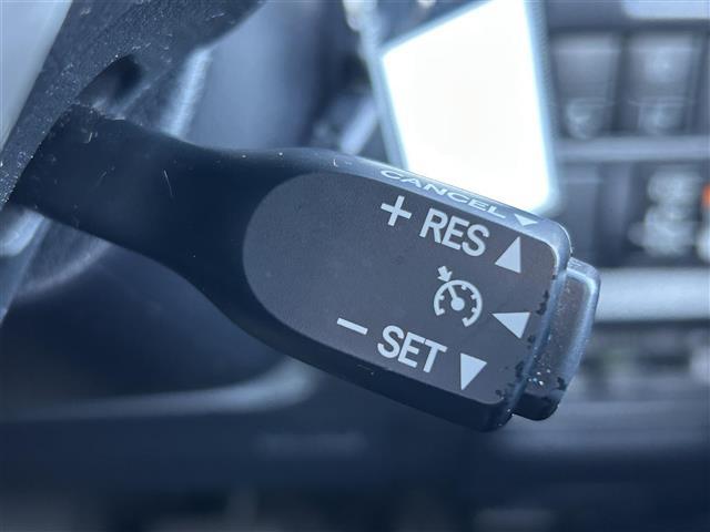 ヴォクシー ZS 煌II 純正10インチナビ バックカメラ 両側パワスラ ETC ドラレコ トヨタセーフティセンス クルーズコントロール 衝突軽減 オートマチックハイビーム 純正16インチAW USB入力端子 社外フロアマット(17枚目)