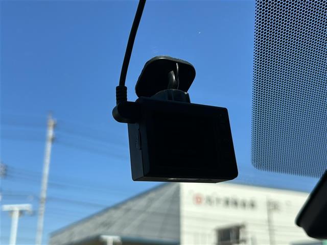 ヴォクシー ZS 煌II 純正10インチナビ バックカメラ 両側パワスラ ETC ドラレコ トヨタセーフティセンス クルーズコントロール 衝突軽減 オートマチックハイビーム 純正16インチAW USB入力端子 社外フロアマット(19枚目)