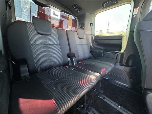 ヴォクシー ZS 煌II 純正10インチナビ バックカメラ 両側パワスラ ETC ドラレコ トヨタセーフティセンス クルーズコントロール 衝突軽減 オートマチックハイビーム 純正16インチAW USB入力端子 社外フロアマット(27枚目)