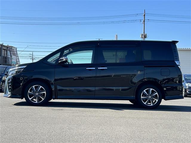 ヴォクシー ZS 煌II 純正10インチナビ バックカメラ 両側パワスラ ETC ドラレコ トヨタセーフティセンス クルーズコントロール 衝突軽減 オートマチックハイビーム 純正16インチAW USB入力端子 社外フロアマット(36枚目)