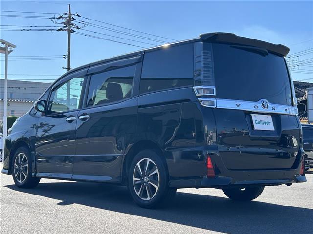 ヴォクシー ZS 煌II 純正10インチナビ バックカメラ 両側パワスラ ETC ドラレコ トヨタセーフティセンス クルーズコントロール 衝突軽減 オートマチックハイビーム 純正16インチAW USB入力端子 社外フロアマット(37枚目)