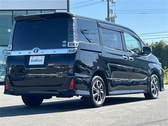 ヴォクシー ZS 煌II 純正10インチナビ バックカメラ 両側パワスラ ETC ドラレコ トヨタセーフティセンス クルーズコントロール 衝突軽減 オートマチックハイビーム 純正16インチAW USB入力端子 社外フロアマット(39枚目)