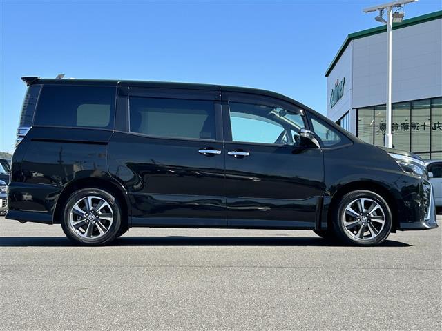 ヴォクシー ZS 煌II 純正10インチナビ バックカメラ 両側パワスラ ETC ドラレコ トヨタセーフティセンス クルーズコントロール 衝突軽減 オートマチックハイビーム 純正16インチAW USB入力端子 社外フロアマット(40枚目)