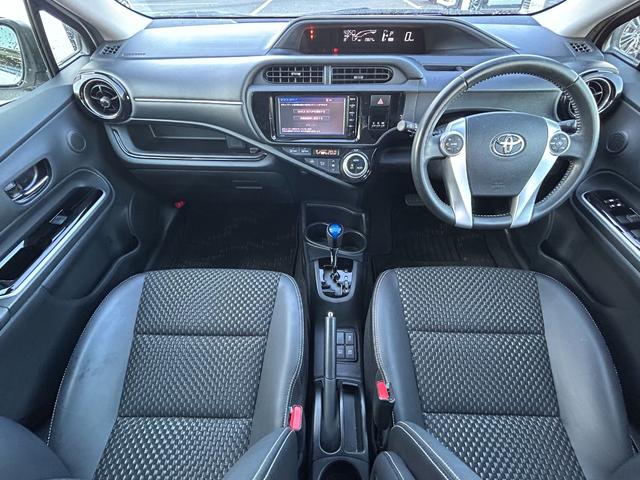 アクア X-アーバン 純正ナビ バックカメラ フルセグTV ビルトインETC Bluetooth 横滑り防止装置 アイドリングストップ オートライト プッシュスタート スマートキー 電動格納ミラー ヘッドライトレベライザー(2枚目)