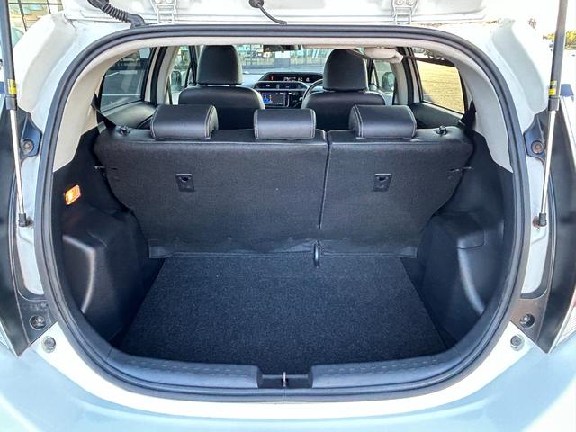 アクア X-アーバン 純正ナビ バックカメラ フルセグTV ビルトインETC Bluetooth 横滑り防止装置 アイドリングストップ オートライト プッシュスタート スマートキー 電動格納ミラー ヘッドライトレベライザー(16枚目)