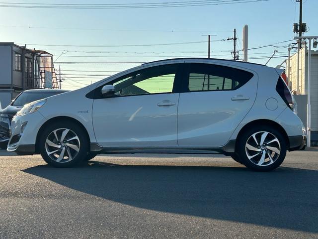 アクア X-アーバン 純正ナビ バックカメラ フルセグTV ビルトインETC Bluetooth 横滑り防止装置 アイドリングストップ オートライト プッシュスタート スマートキー 電動格納ミラー ヘッドライトレベライザー(19枚目)