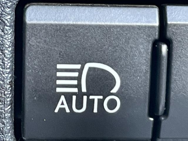 NX NX300h Fスポーツ サンルーフ 純正10.3インチナビ バックモニター フルセグTV Bluetooth/CD レクサスセーフティシステム+ プリクラッシュセーフティ レーントレーシングアシスト オートマチックハイビーム(10枚目)