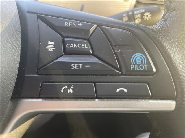 セレナ e-パワー ハイウェイスターV 純正10インチナビ アラウンドビューモニター プロパイロット ブラインドスポットモニター ETC 前後ドライブレコーダー 両側パワースライドドア レーンキープアシスト 横滑り防止装置 Wエアコン(8枚目)