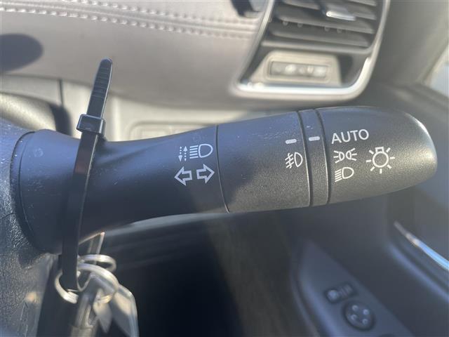 セレナ e-パワー ハイウェイスターV 純正10インチナビ アラウンドビューモニター プロパイロット ブラインドスポットモニター ETC 前後ドライブレコーダー 両側パワースライドドア レーンキープアシスト 横滑り防止装置 Wエアコン(9枚目)