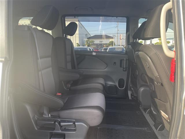 セレナ e-パワー ハイウェイスターV 純正10インチナビ アラウンドビューモニター プロパイロット ブラインドスポットモニター ETC 前後ドライブレコーダー 両側パワースライドドア レーンキープアシスト 横滑り防止装置 Wエアコン(29枚目)