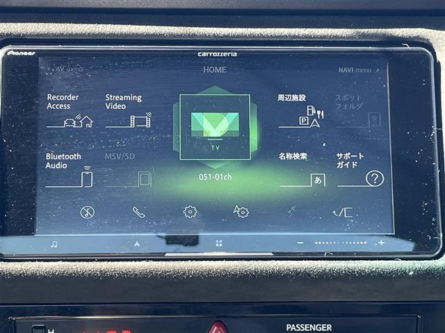 ８６ ＧＴリミテッド　ブラックパッケージ　登録時走行距離８６６３５ｋｍ　社外ナビ（ＡＭ／ＦＭ／ＣＤ／ＤＶＤ／ＢＴ）　バックカメラ　ＲＡＹＳ１８インチアルミホイール　ＢＬＩＴＺマフラー　ＴＯＭ’Ｓエアロパーツ　純正ｂｒｅｍｂｏレッドキャリパー（4枚目）