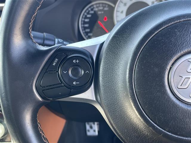 ８６ ＧＴリミテッド　ブラックパッケージ　登録時走行距離８６６３５ｋｍ　社外ナビ（ＡＭ／ＦＭ／ＣＤ／ＤＶＤ／ＢＴ）　バックカメラ　ＲＡＹＳ１８インチアルミホイール　ＢＬＩＴＺマフラー　ＴＯＭ’Ｓエアロパーツ　純正ｂｒｅｍｂｏレッドキャリパー（13枚目）