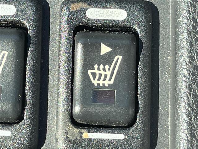 ８６ ＧＴリミテッド　ブラックパッケージ　登録時走行距離８６６３５ｋｍ　社外ナビ（ＡＭ／ＦＭ／ＣＤ／ＤＶＤ／ＢＴ）　バックカメラ　ＲＡＹＳ１８インチアルミホイール　ＢＬＩＴＺマフラー　ＴＯＭ’Ｓエアロパーツ　純正ｂｒｅｍｂｏレッドキャリパー（18枚目）