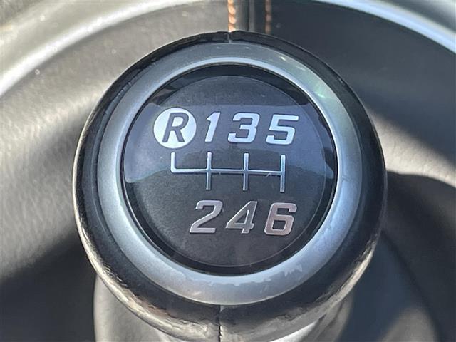 ８６ ＧＴリミテッド　ブラックパッケージ　登録時走行距離８６６３５ｋｍ　社外ナビ（ＡＭ／ＦＭ／ＣＤ／ＤＶＤ／ＢＴ）　バックカメラ　ＲＡＹＳ１８インチアルミホイール　ＢＬＩＴＺマフラー　ＴＯＭ’Ｓエアロパーツ　純正ｂｒｅｍｂｏレッドキャリパー（23枚目）