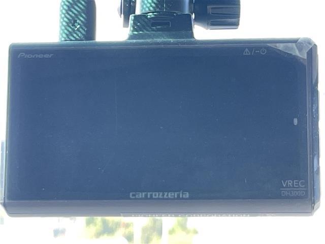 ８６ ＧＴリミテッド　ブラックパッケージ　登録時走行距離８６６３５ｋｍ　社外ナビ（ＡＭ／ＦＭ／ＣＤ／ＤＶＤ／ＢＴ）　バックカメラ　ＲＡＹＳ１８インチアルミホイール　ＢＬＩＴＺマフラー　ＴＯＭ’Ｓエアロパーツ　純正ｂｒｅｍｂｏレッドキャリパー（27枚目）