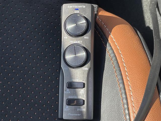 ８６ ＧＴリミテッド　ブラックパッケージ　登録時走行距離８６６３５ｋｍ　社外ナビ（ＡＭ／ＦＭ／ＣＤ／ＤＶＤ／ＢＴ）　バックカメラ　ＲＡＹＳ１８インチアルミホイール　ＢＬＩＴＺマフラー　ＴＯＭ’Ｓエアロパーツ　純正ｂｒｅｍｂｏレッドキャリパー（30枚目）